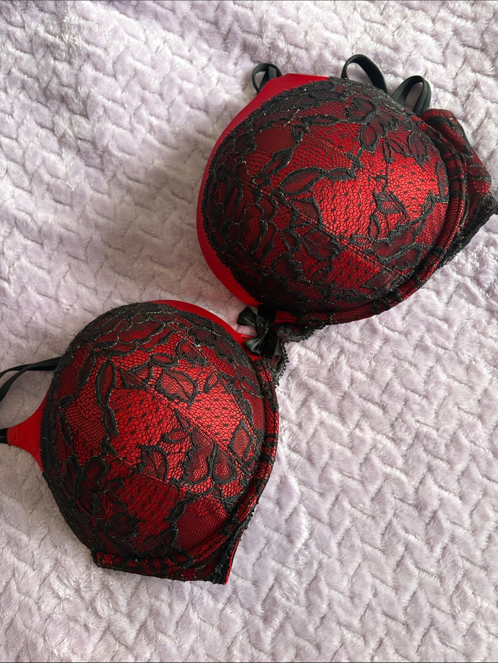 Red Lace Push-Up Bra with Black Overlay